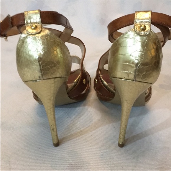 Strapped cute heels - Picture 3 of 7